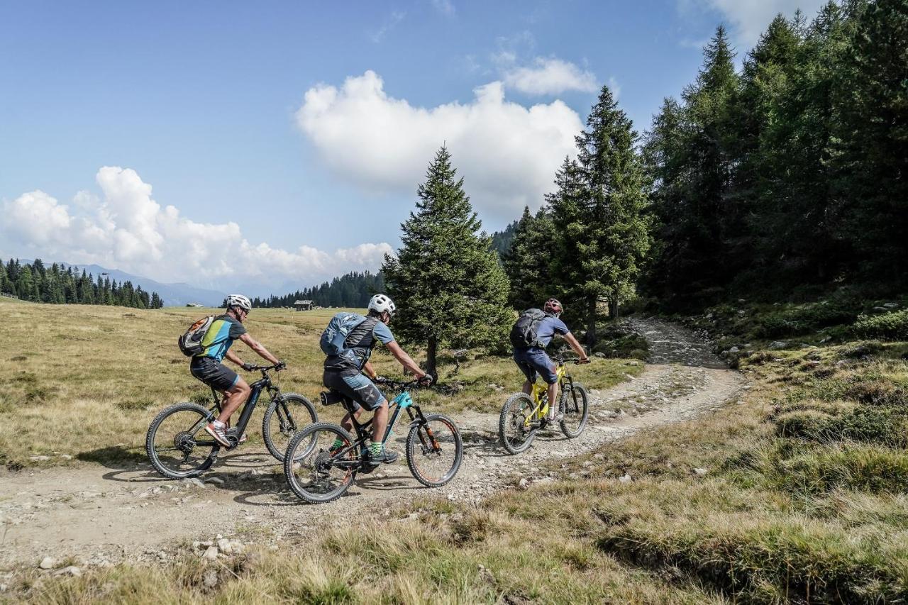 Landhotel Gasthof Zum Loewen Rodengo Kültér fotó